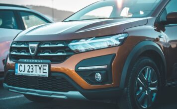 Dacia Spring kontra używane auto miejskie – porównanie kosztów, zasięgu i komfortu w realnym użytkowaniu Dacia Spring kontra używane auto miejskie – porównanie kosztów, zasięgu i komfortu w realnym użytkowaniu