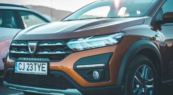 Dacia Spring kontra używane auto miejskie – porównanie kosztów, zasięgu i komfortu w realnym użytkowaniu Dacia Spring kontra używane auto miejskie – porównanie kosztów, zasięgu i komfortu w realnym użytkowaniu