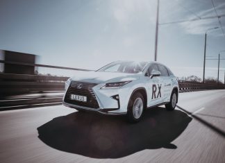 Lexus RX jako rodzinne auto na lata – przestrzeń, bezpieczeństwo i wygoda podróży