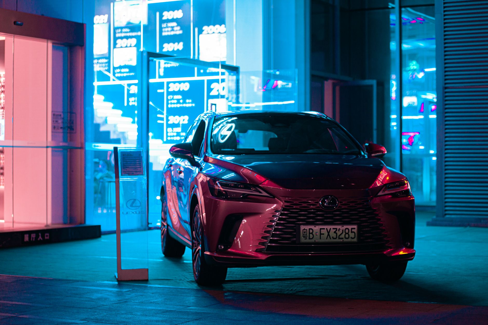 Lexus RX jako rodzinne auto na lata – przestrzeń, bezpieczeństwo i wygoda podróży